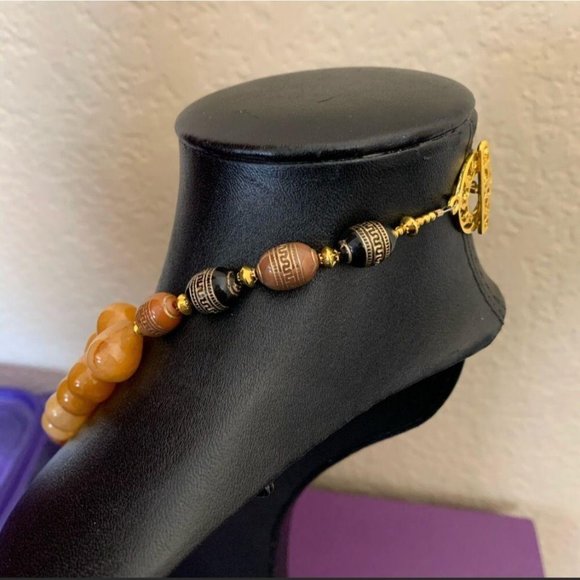 Honey Drop Jade Necklace; 16 inches - Picture 3 of 6